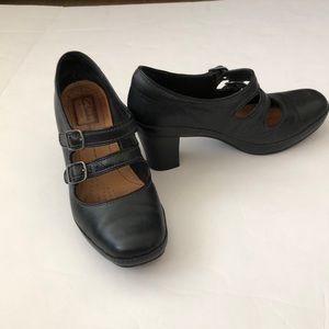 Clarks Artisan Mary Jane’s